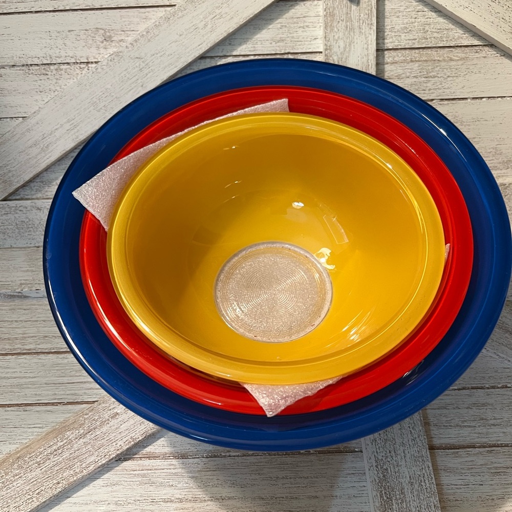 Pyrex Colorful Nesting Bowls Set